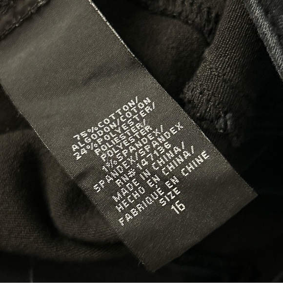 1822 Denim Women's Cropped Black Jeans Size 16 - Picture 6 of 6